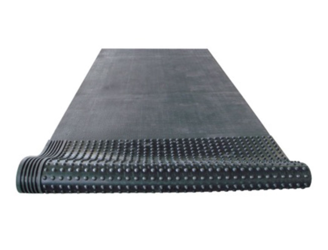 DAIRY-FARM-STUD-ROLL-RUBBER-MATTING-4